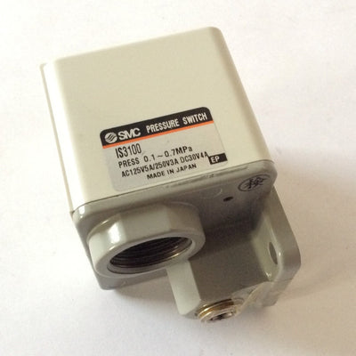 New SMC IS3100 Pneumatic Pressure Switch, Gasket Piping 0.1-0.7MPa, 125/250VAC 30VDC