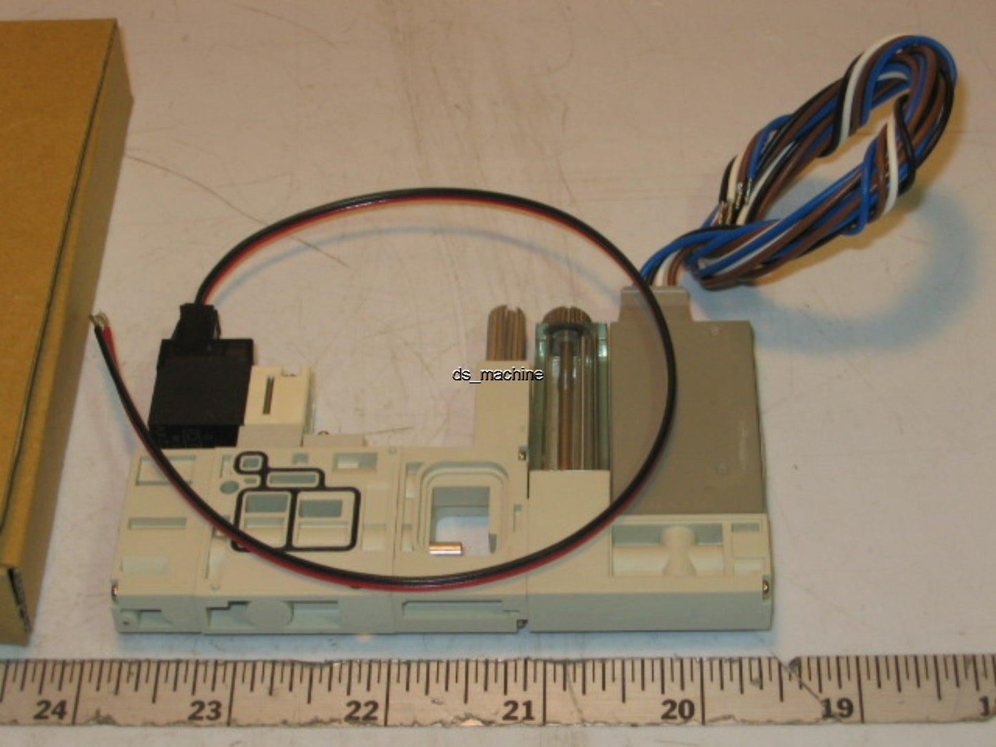 New SMC ZQ1103M-J25L-D31CK Compact Vacuum Ejector Unit