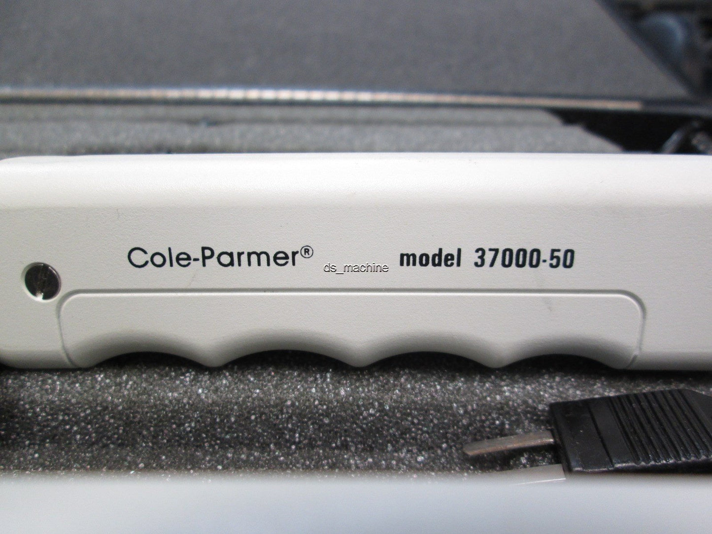 Used Cole-Parmer 37000-00 Temperature, Humidity and Air Velocity Meter w/ Hard Case