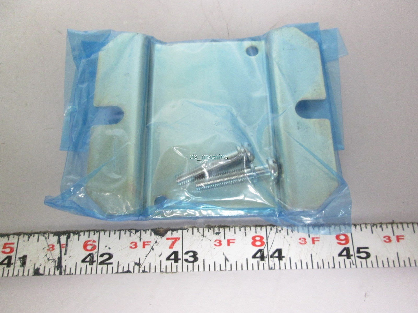 New Lot of 25 New SMC VP700-27-1A Metal Brackets for VP742 Solenoid Valves