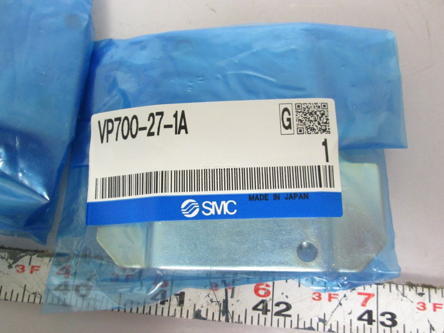 New Lot of 13 New SMC VP700-27-1A Metal Brackets for VP742 Solenoid Valves