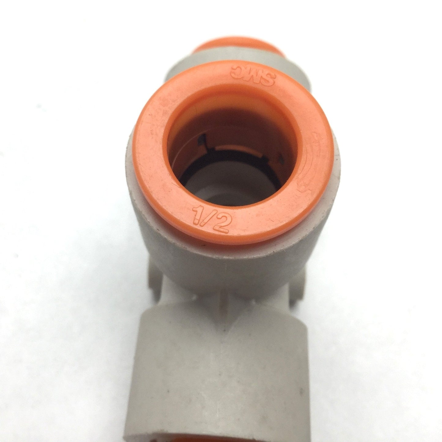 New – Open box Lot of 6 SMC KQ2T11-13 Pneumatic Push In Union Tee Fittings, One-Touch 1/2" 3/8"