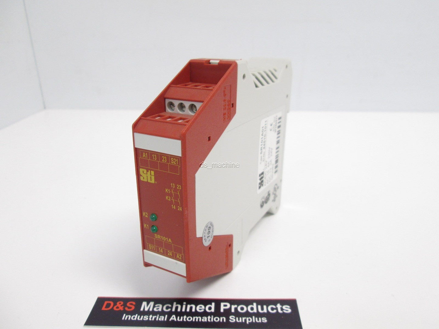 Used STI SR101A01 Safety Relay, AC/DC 24V, AC-15 4A 230V, DC-13 2A 24V