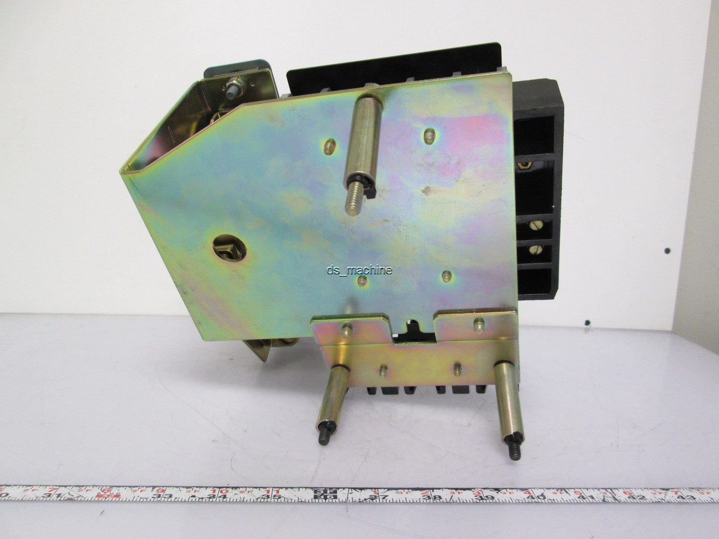 Used Allen Bradley 1494-NF30 Ser A Disconnect Switch with 40023-415-01 Fuse Holder