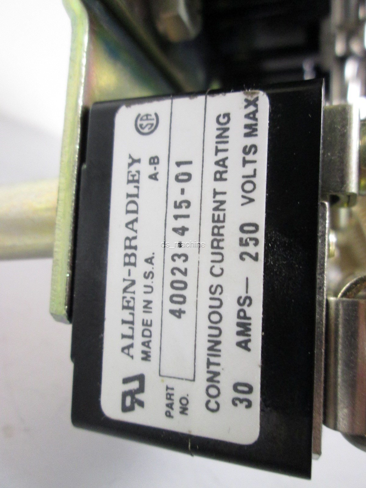 Used Allen Bradley 1494-NF30 Ser A Disconnect Switch with 40023-415-01 Fuse Holder