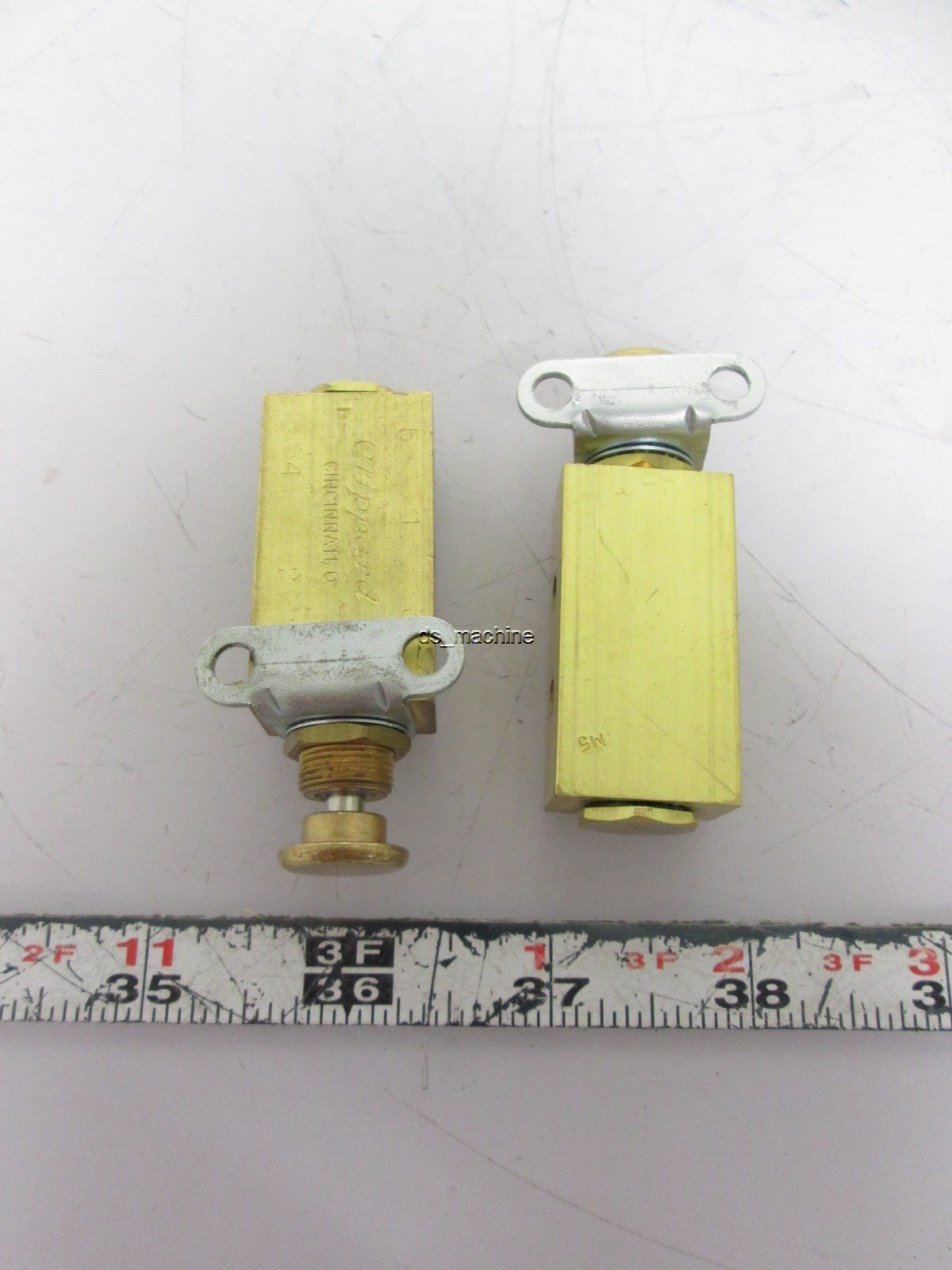 Used Lot of 2 Clippard FV-3 Spool Plunger Valve w/ Spring Return 10-32 Thread 150 PSI