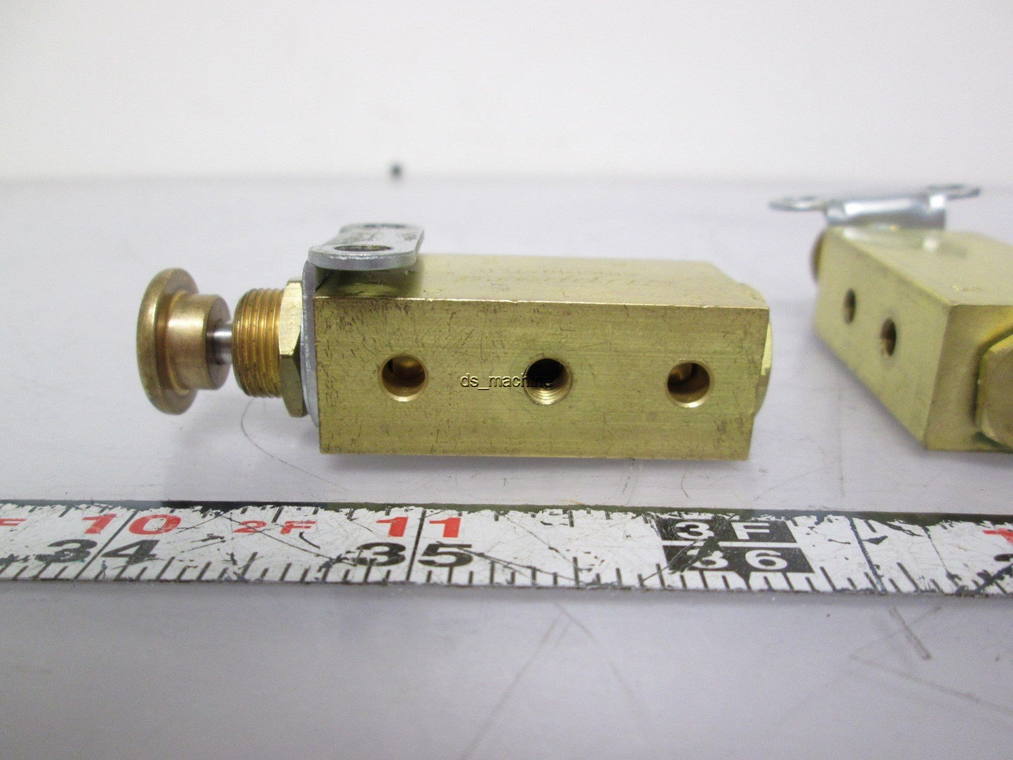 Used Lot of 2 Clippard FV-3 Spool Plunger Valve w/ Spring Return 10-32 Thread 150 PSI