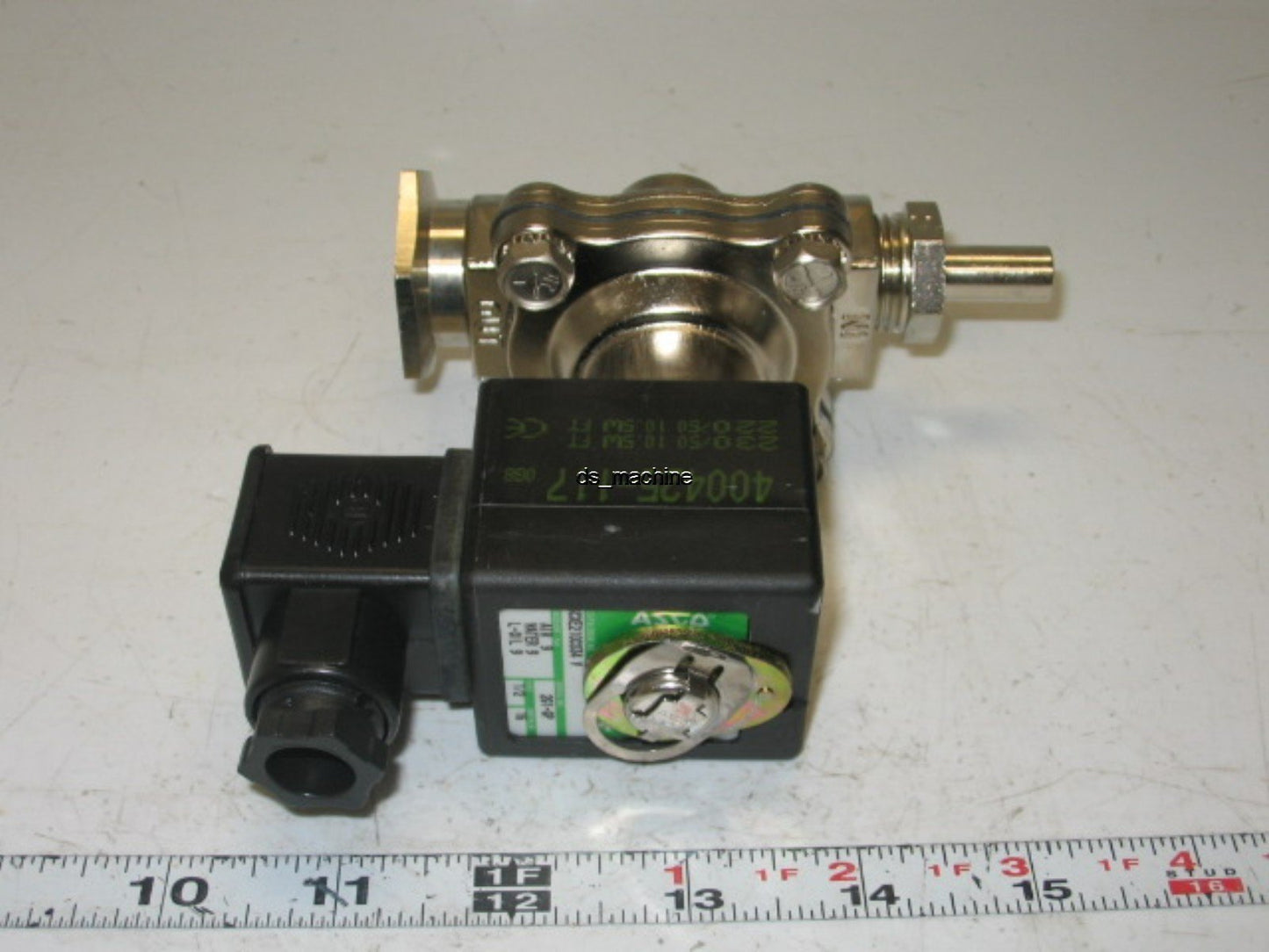 New Kendro Laboratory VT6130 Replacement Solenoid Valve w/ Plug