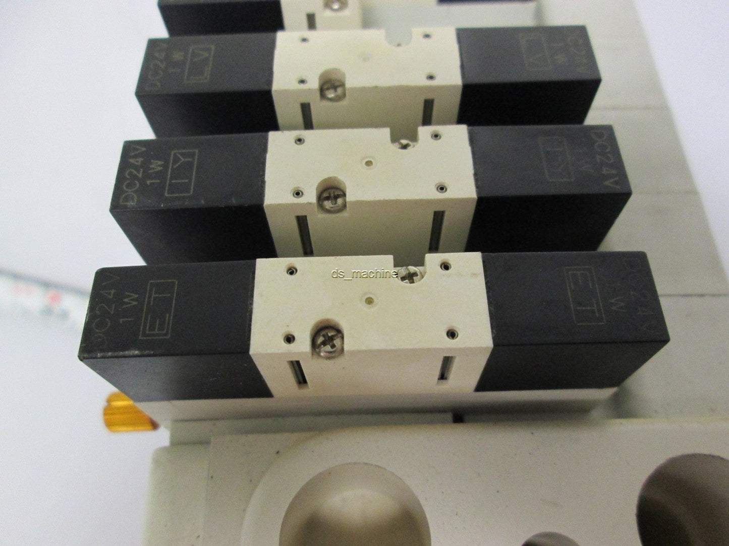 Used Bank of SMC Solenoid Valves 2x VQ2400N-5C 4x VQ2300N-5C 3x VQ2100N-5C 0.1-0.7MPa