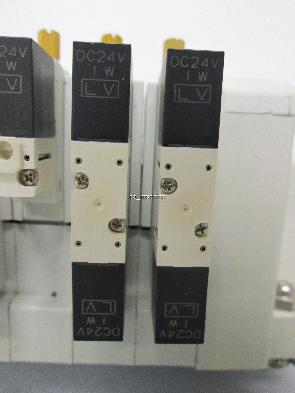 Used Bank of SMC Solenoid Valves 5x VQ2300N-5C 4x VQ2100N-5C 0.1-0.7MPa