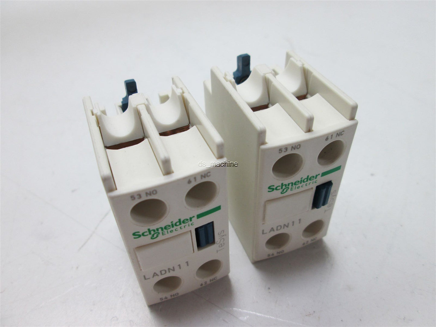 Used Lot of 2 Schneider LADN11 Auxiliary Contact  IEC  10A  600VAC