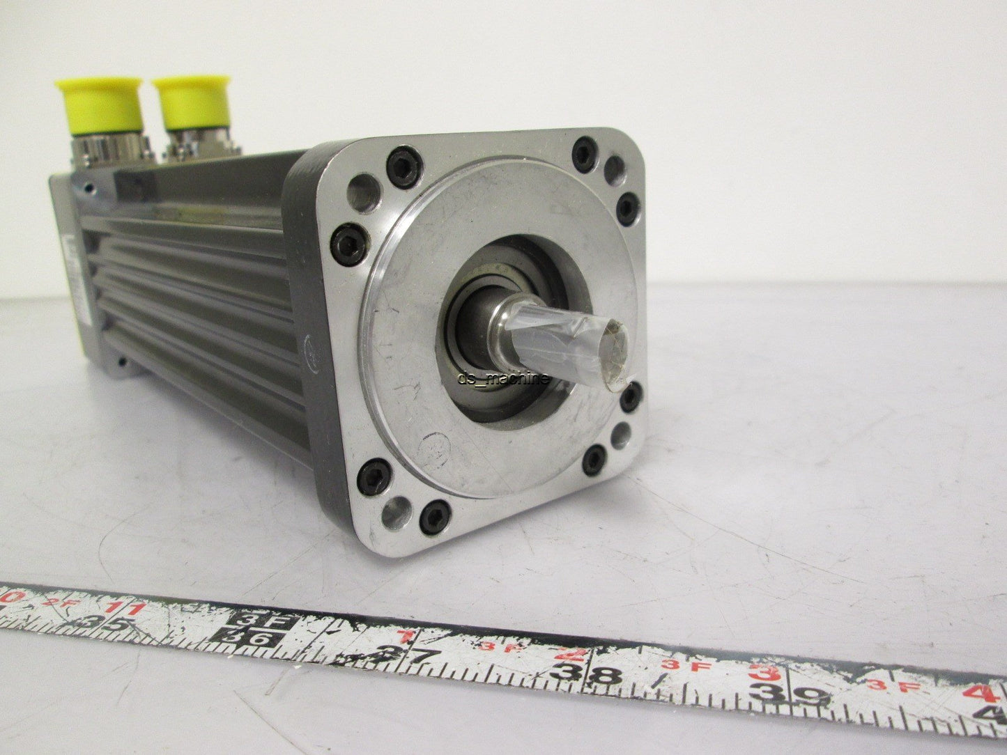 New Parker N0704FR-KPSB Neometric Brushless Servo Motor 340VAC 2.46Nm 6120RPM 1.38kW
