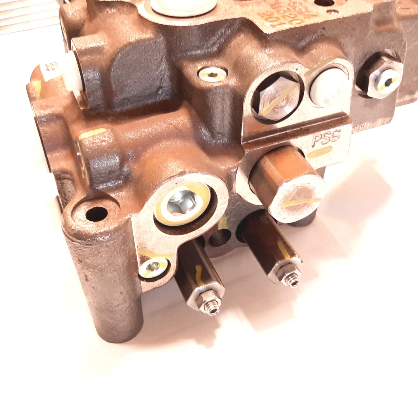 New – Open box New Caterpillar 384-9314 Accumulator Charging Valve GP-C