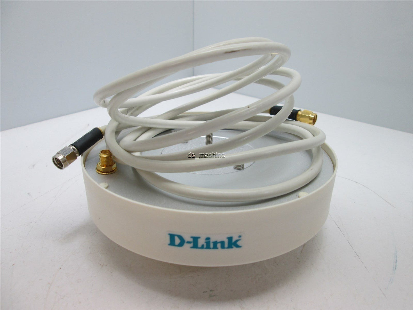 Used D-Link ANT24-0401 Indoor Omni Directional Ceiling Antenna