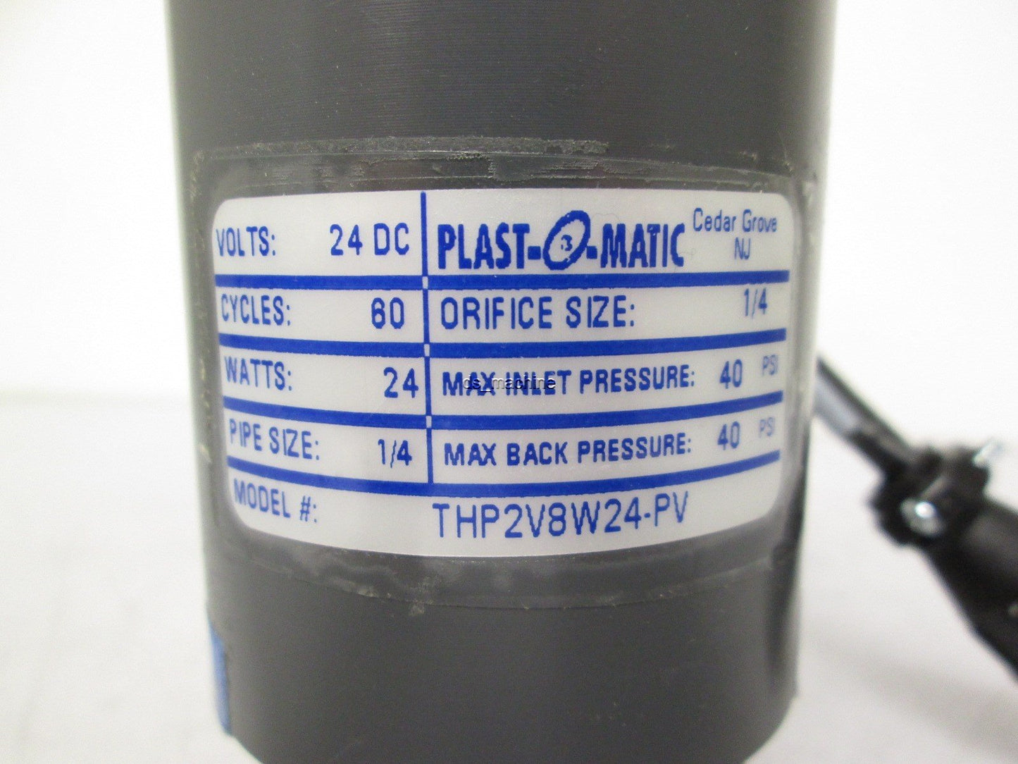 Used Plast-O-Matic THP2V8W24-PV Solenoid Valve 3 Way Diverter 1/4" NPT 24VDC 40PSI