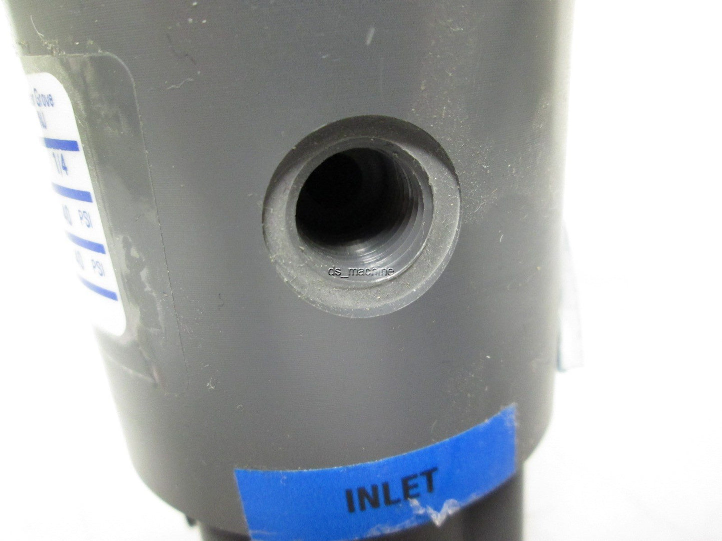 Used Plast-O-Matic THP2V8W24-PV Solenoid Valve 3 Way Diverter 1/4" NPT 24VDC 40PSI