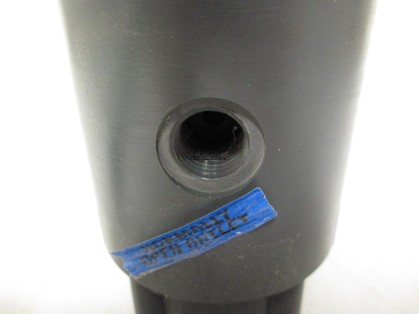 Used Plast-O-Matic THP2V8W24-PV Solenoid Valve 3 Way Diverter 1/4" NPT 24VDC 40PSI
