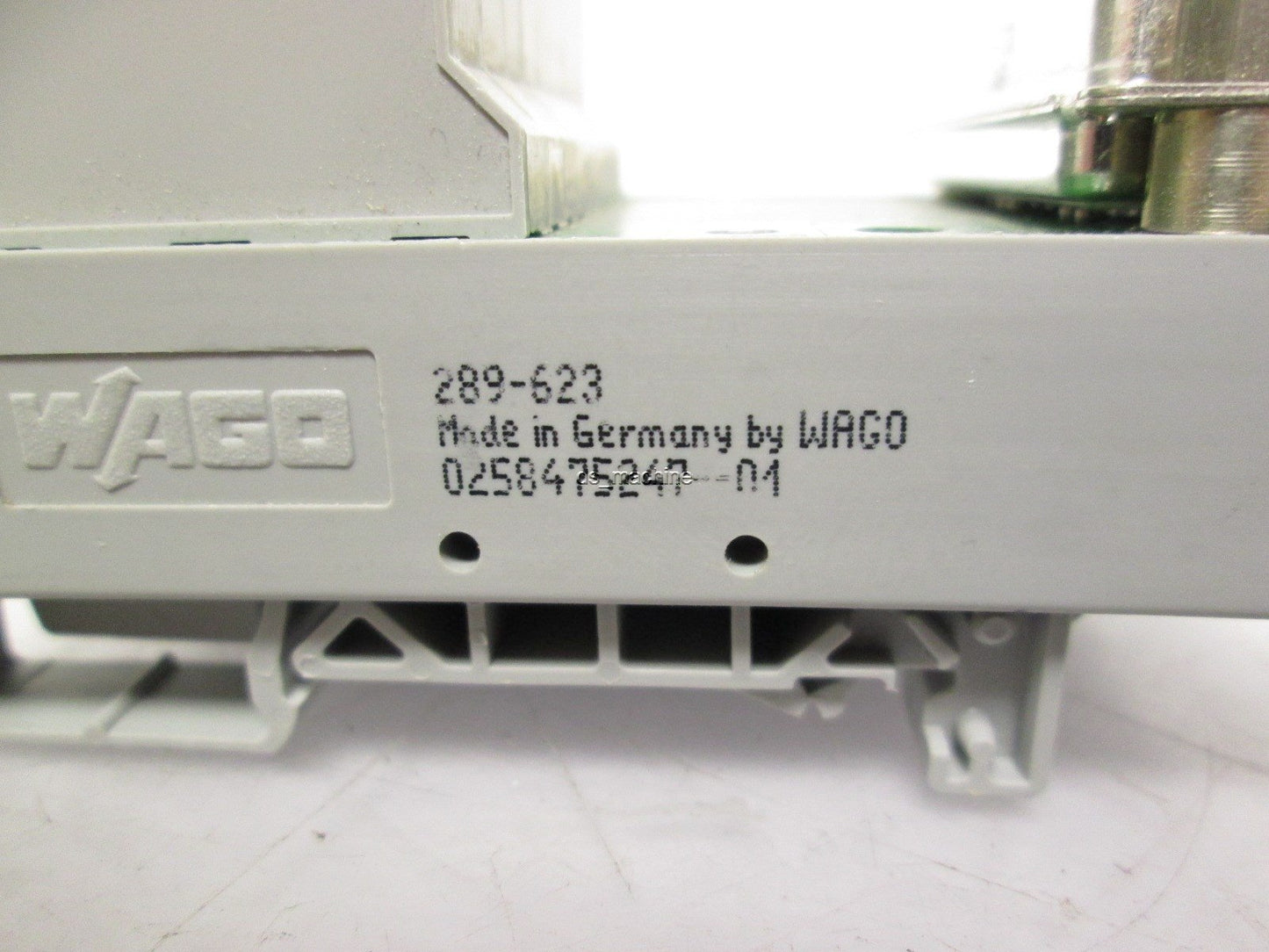 Used Wago 289-623 Breakout Interface Module D-Sub 25-Pin 125VAC/DC 2A DIN Mountable