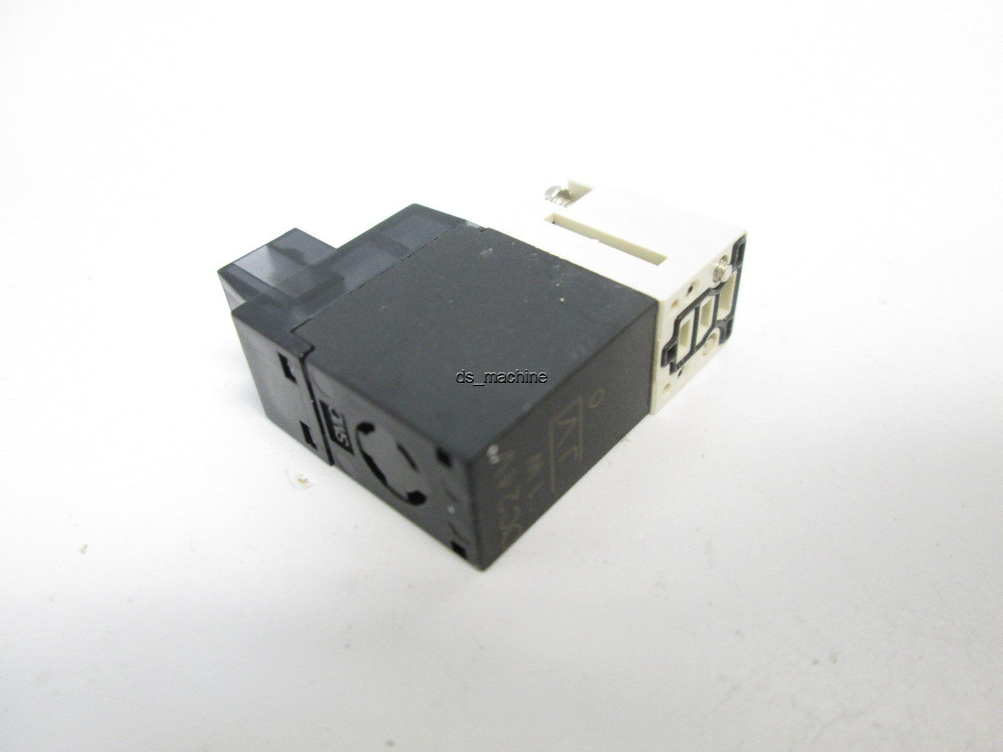 Used SMC VQ120-5LO Solenoid Valve, 3-Port, 2 Pos. Double Latching, 24VDC