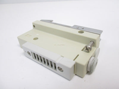 New SMC SV1000-52U-1AS-C8-D0 Valve Manifold Assembly