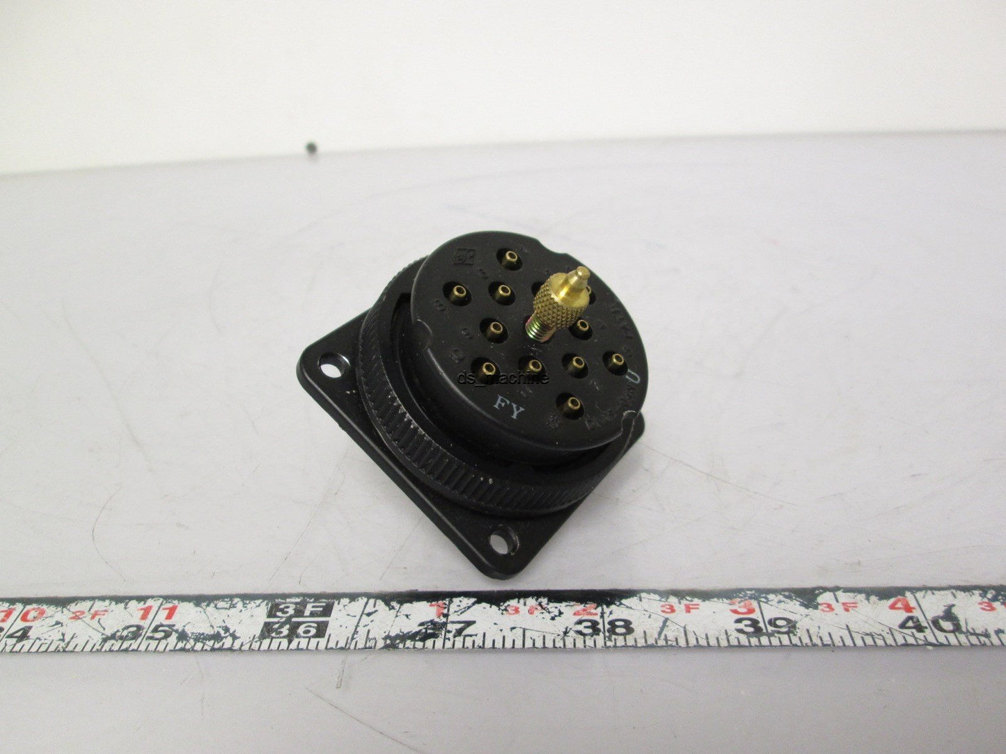 Used SMC DM12-04N Multi-Port Connector for 4mm Tubing 12 Channel