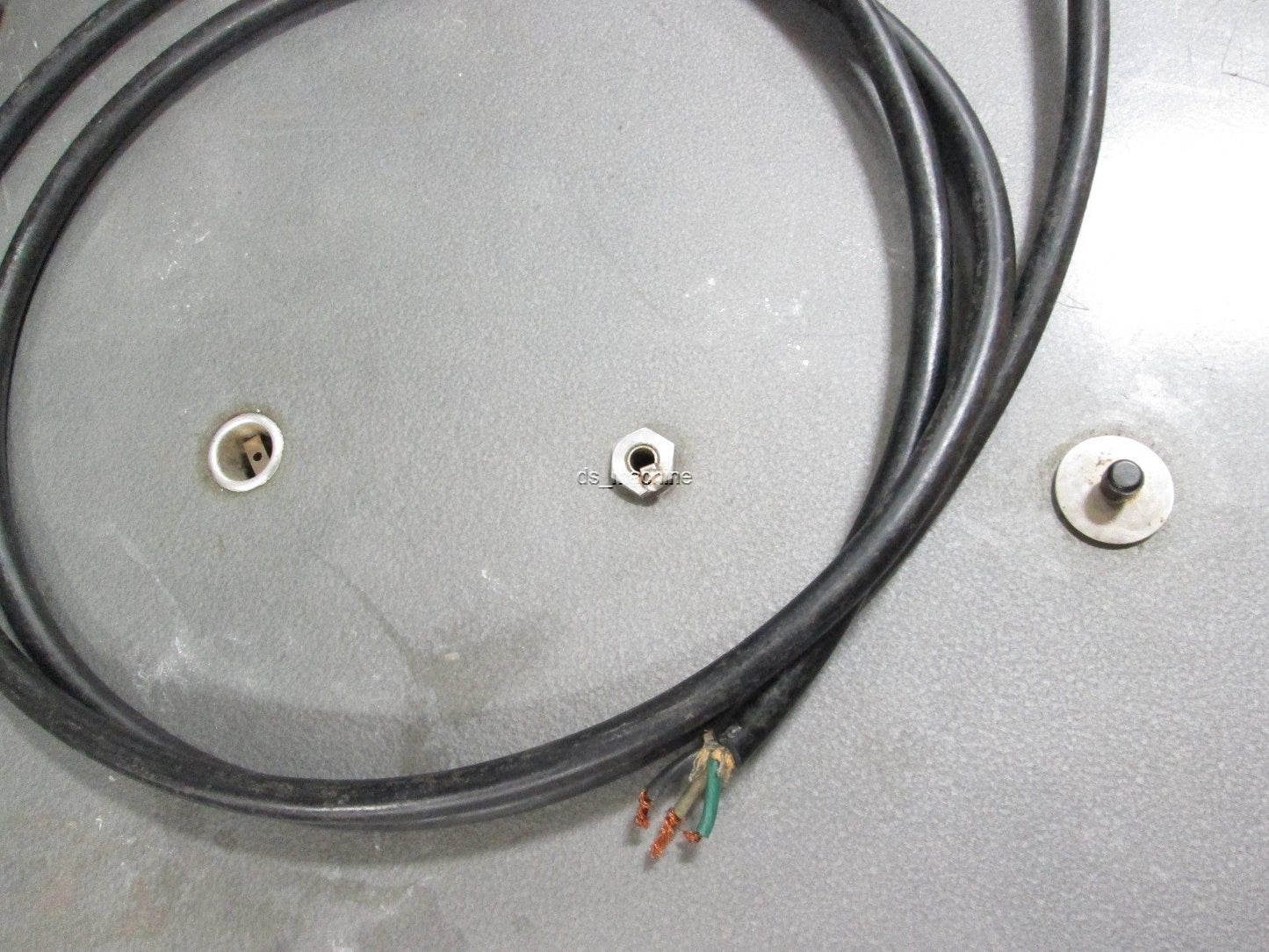 Used Blue M OV-18C Laboratory Oven 240VAC 8A 1PH 1.9kW 38° to 288°C *Hole in Door*