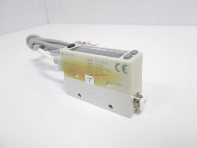 Used Sunx FM-214-4-P Digital Flow Sensor, 10L/MIN, PNP, 4mm Port Fitting, 12-24VDC