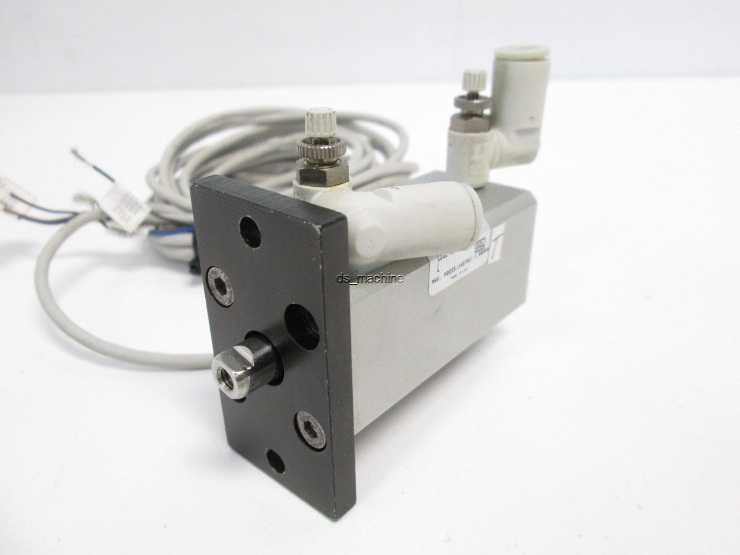 Used SMC CDQ2F16-30D Pneumatic Cylinder, Double Acting, 16mm Bore, 30mm Stroke­­