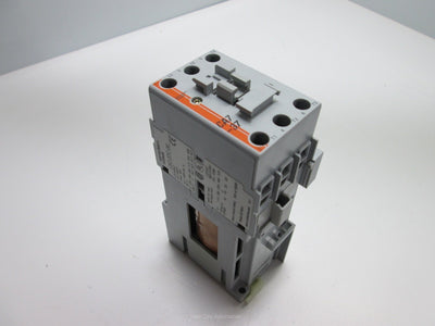 Used Sprecher+Schuh CA7-37C-00 Contactor With CA7-PA Auxiliary Contact Block