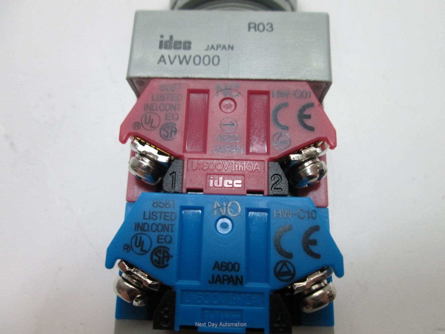 Used Idec AVW000 Emergency E-Stop Illuminated Pushbutton Switch, 2NO-2NC, 600V 10A