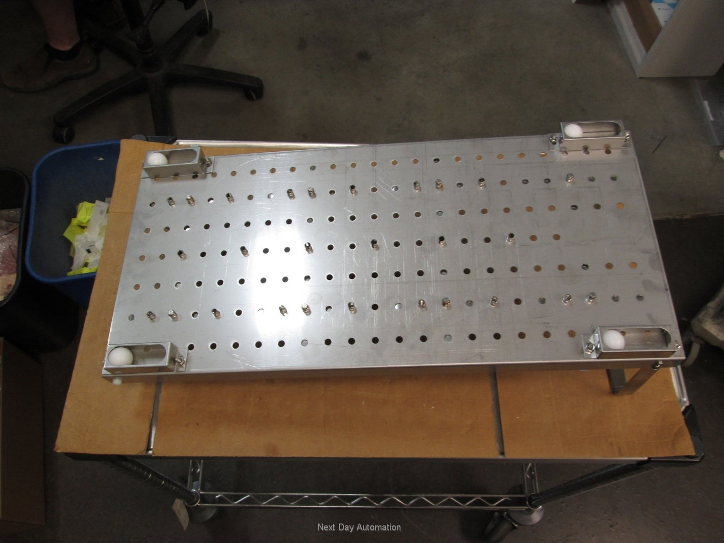 Used Shaker Platform for 8 Erlenmeyer Flasks Left to Right Motion 3" Travel