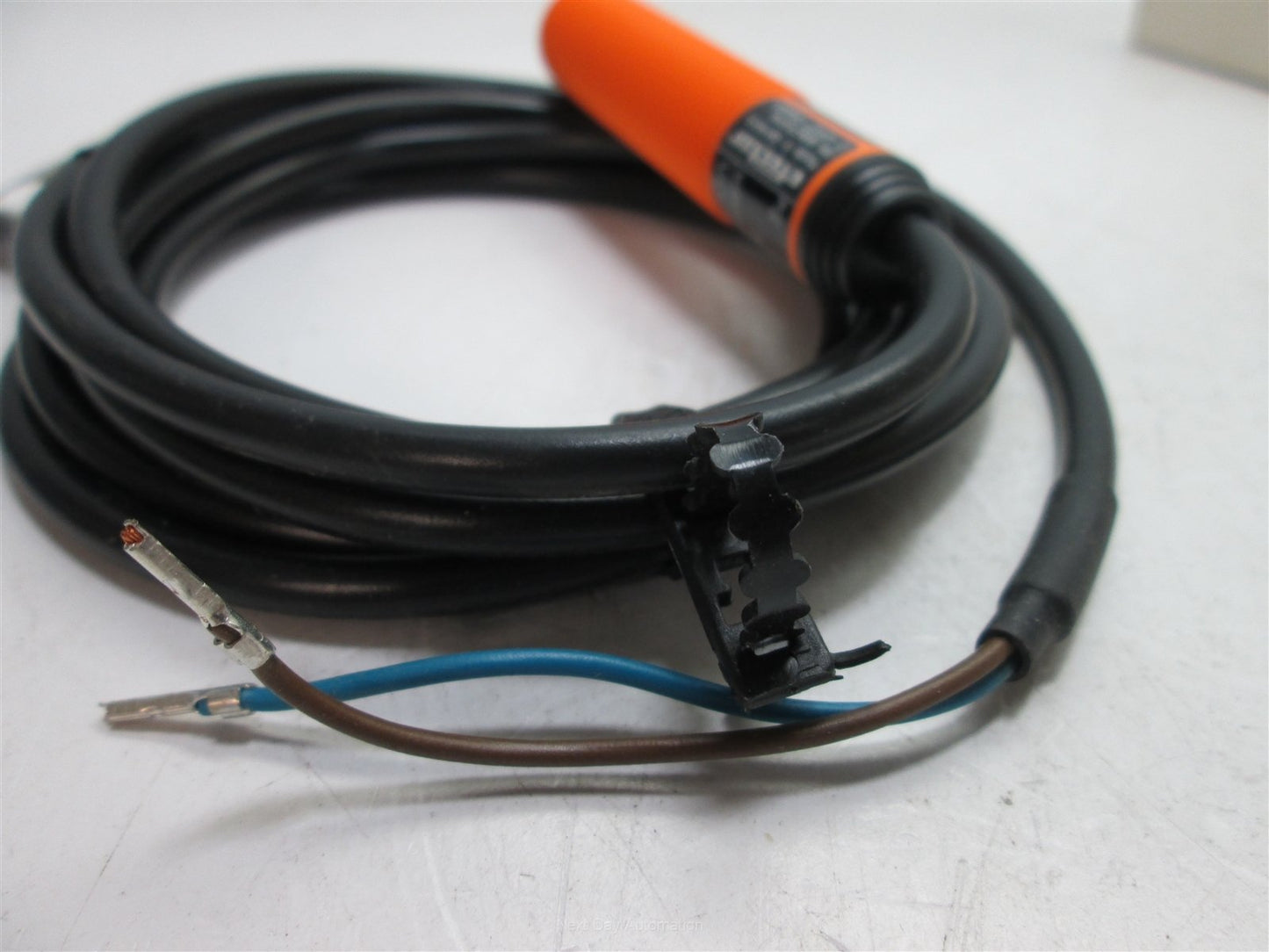 New In Box IFM Efector KG0005 KG-2008-ABOA Capacitive Sensor, Range 2.5-8mm