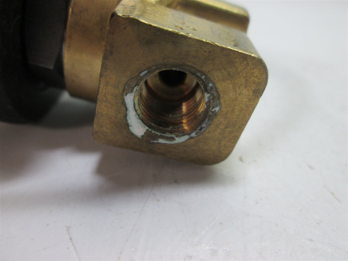 Used Honeywell 7122KBN1GF00 Valve With N0C111P3 Coil, Coil: 110/120VAC 50/60Hz