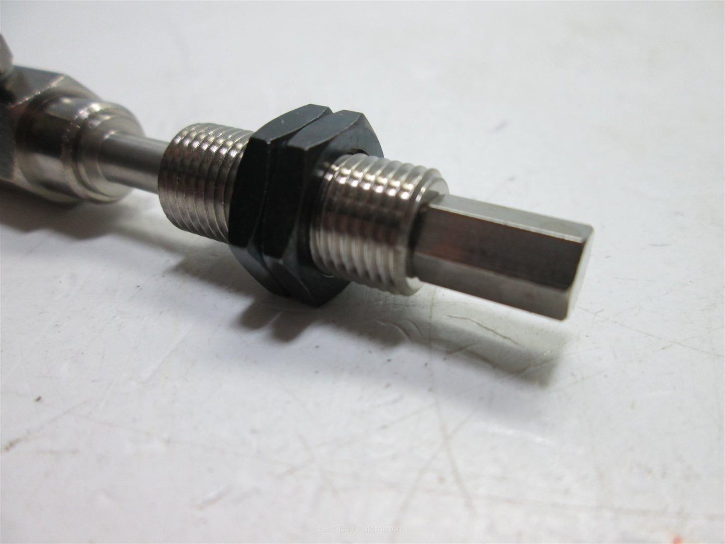 Used SMC Vacuum Pad With Buffer, M5 Lateral Entry Port (3mm Barb), Pad: 12mmØ