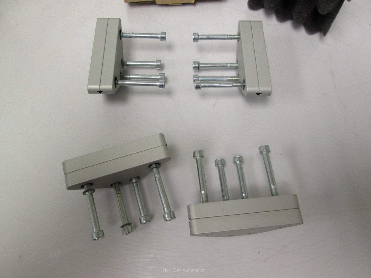 New Lot of 4 New Montech EV-3-40 Pre-Assembled Corner Clamps / Brackets for QS40
