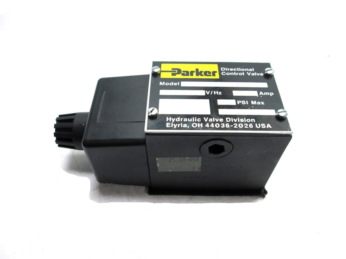 Used Parker D3W1FVYC Directional Control Valve, 2-Position 4-Way, Voltage: 110/120VAC