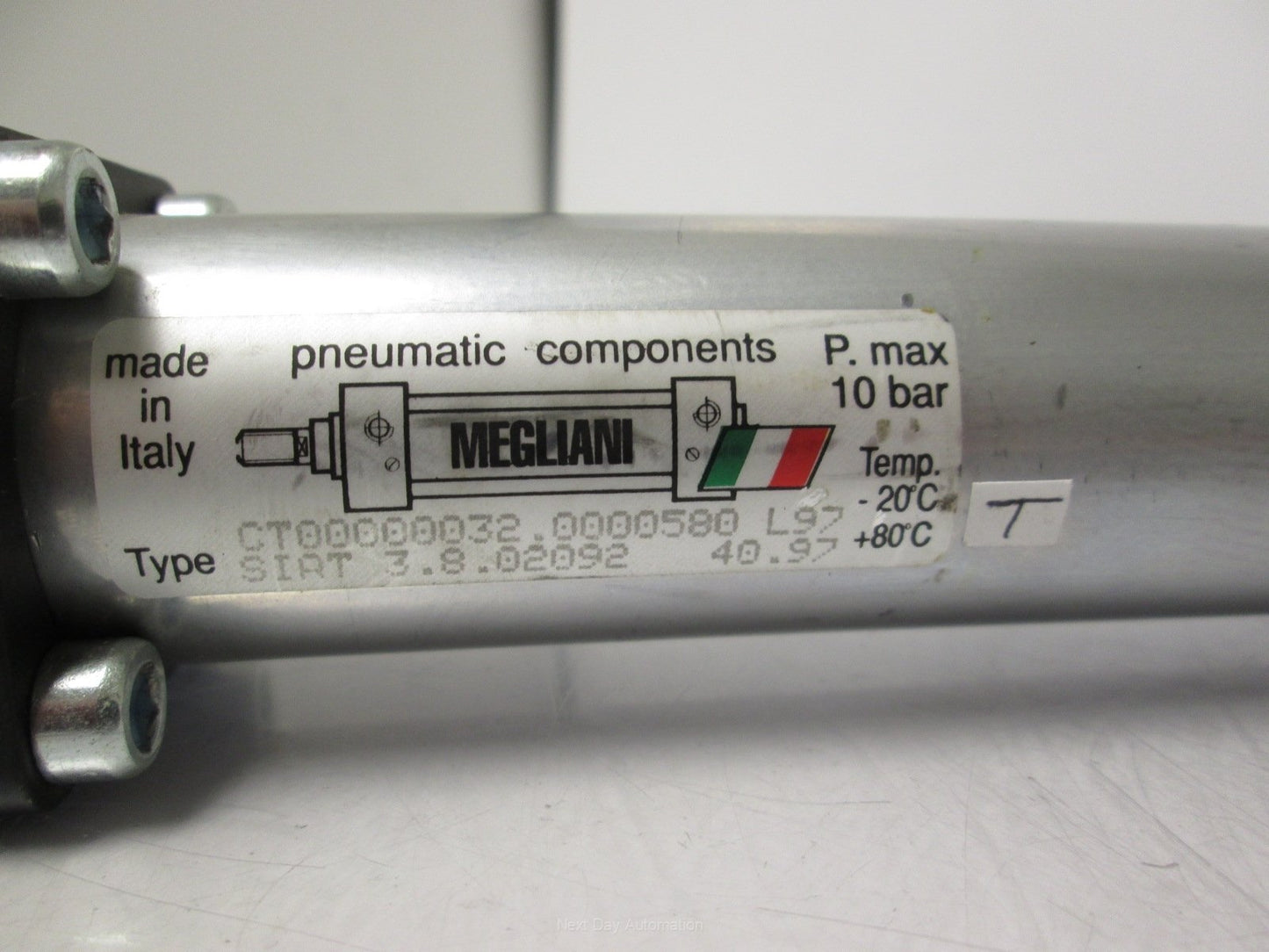 New – Open box Megliani SIAT 3.8.02092 Pneumatic Cylinder 575mm Stroke 1/8" Ports M10x1.25 Rod