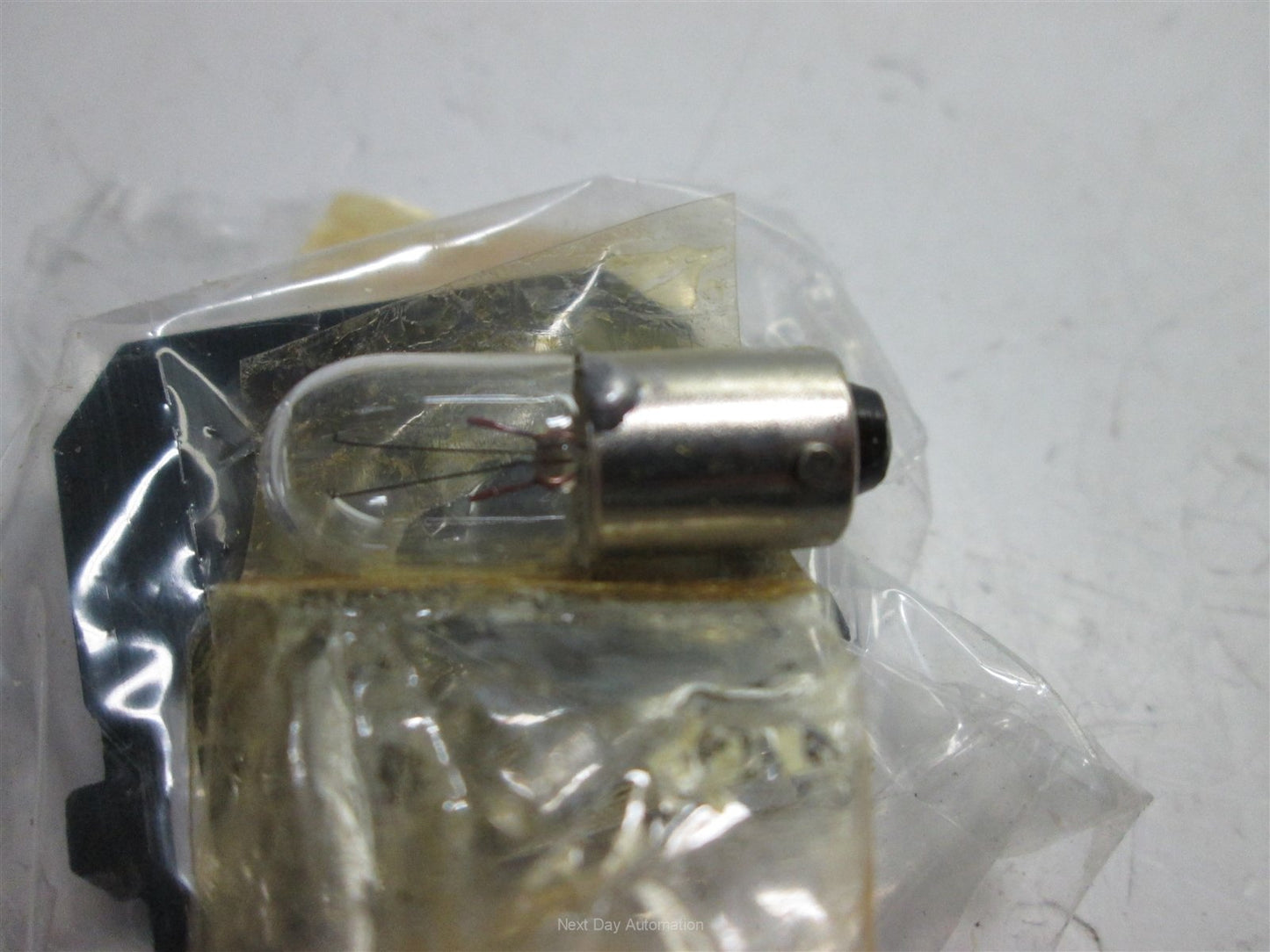 New New Cutler Hammer E22H9X10 Pilot Light, Amber Plastic Lens, 22.5mm Bayonet