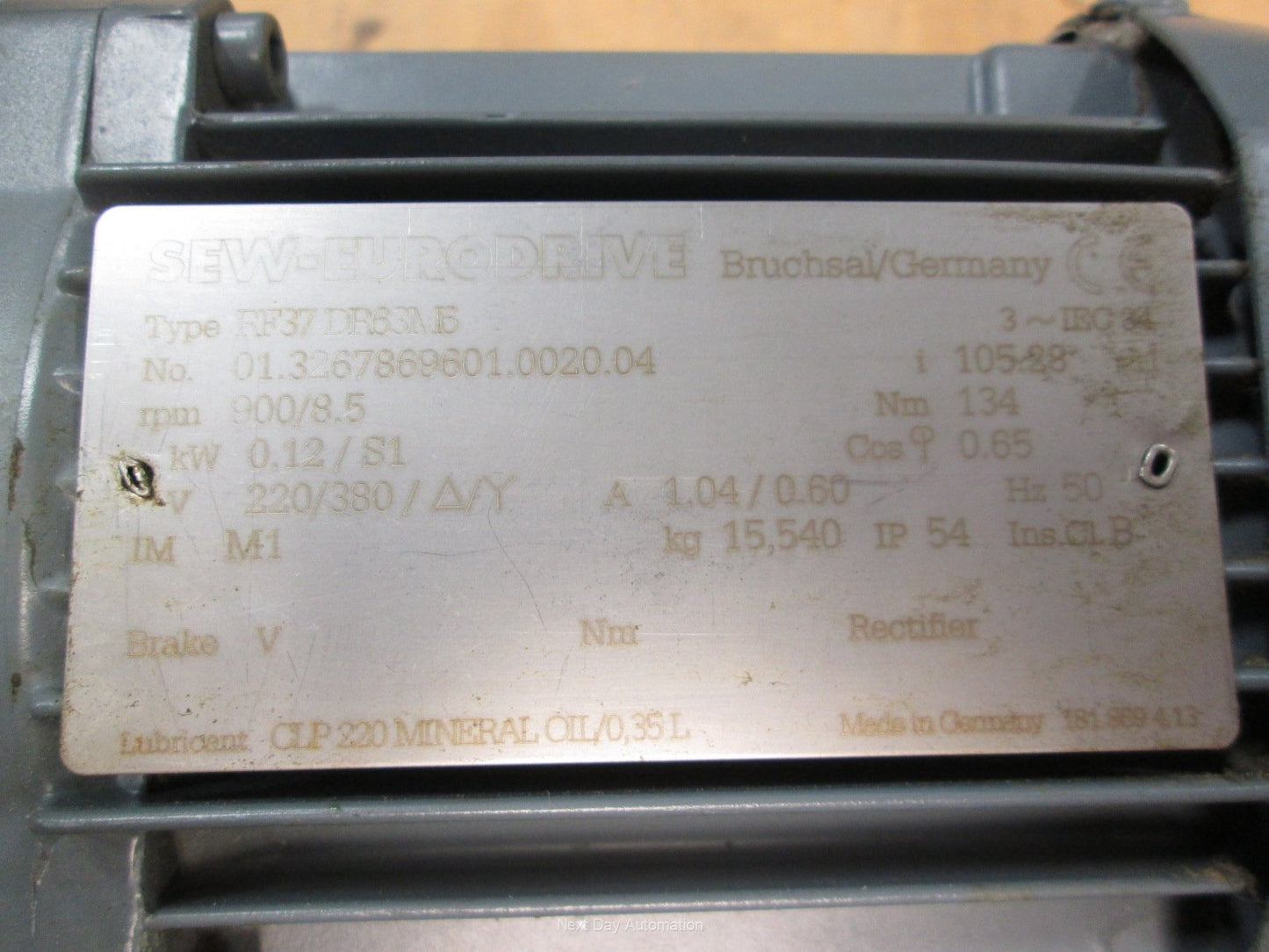 Used SEW EuroDrive RF37 DR63M6 Gear Motor 3-Phase 220/380VAC1.04/0.6A 8.5RPM 1" Shaft