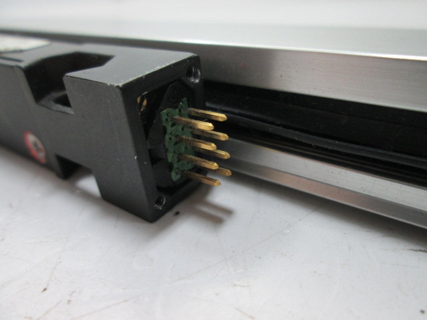 Used Heidenhain LS 406 Linear Scale, 820mm Travel, 1æm Resolution, 310 110 31