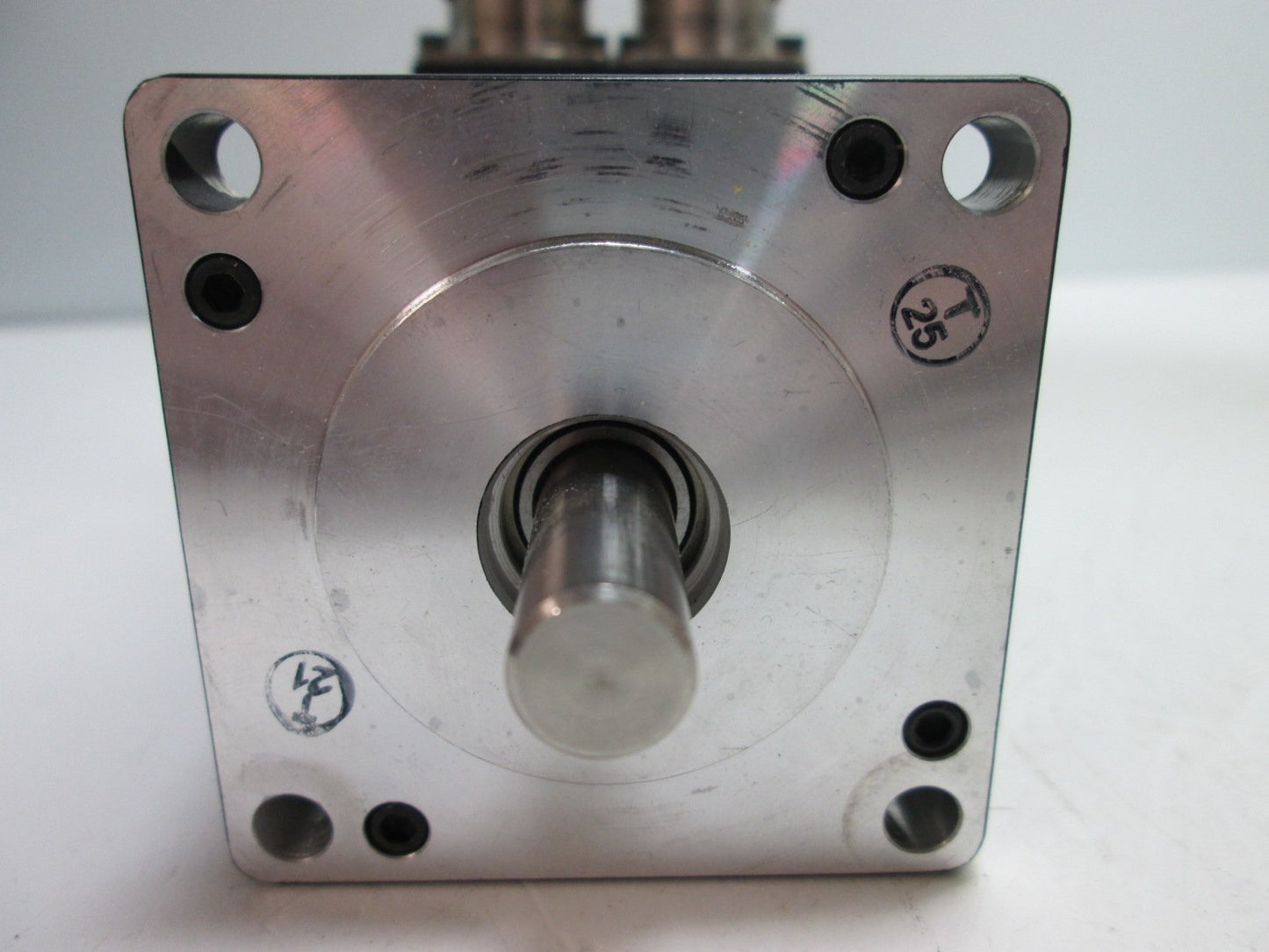 Used Parker Compumotor SM232AE-NTQN Servo Motor, 340V 2.1AMPS, Torque: 92oz-in