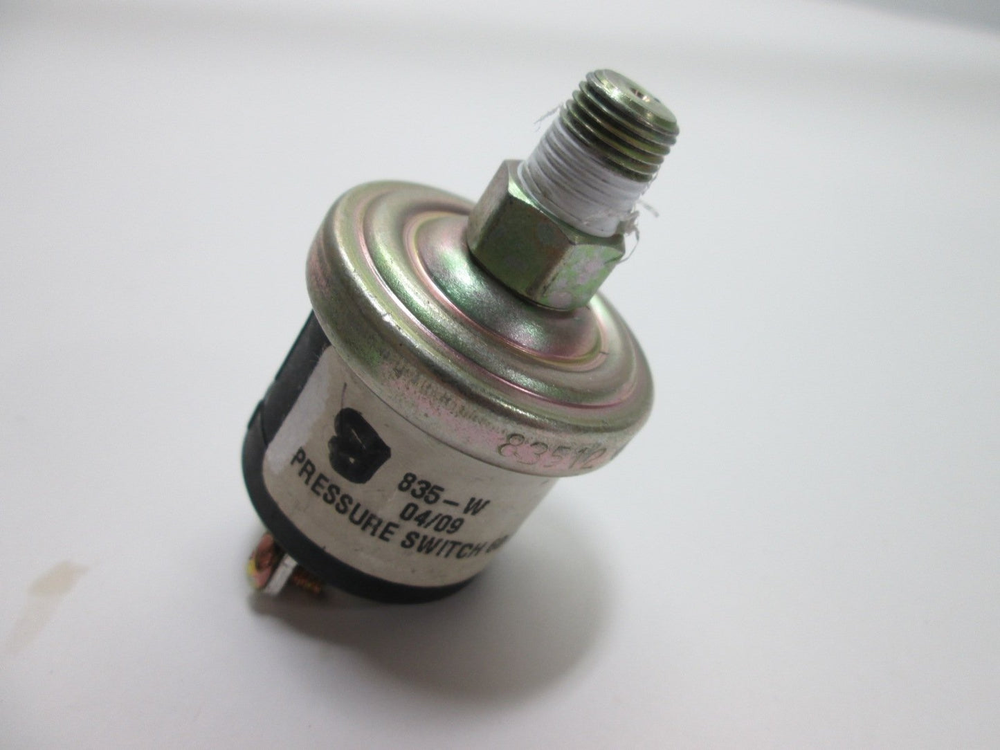 Used Datcon 835-W Pressure Switch, Connection: 1/8"-27 NPT, Pressure: 60psi