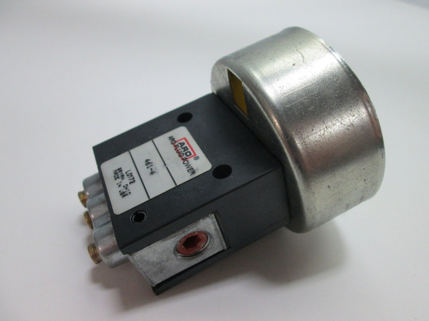 Used ARO 461-4 Palm Button Control Valve, 2-Position 3-Way, Button Color: Yellow
