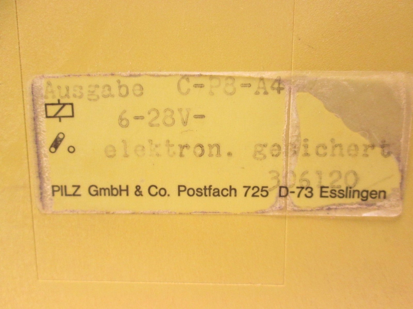 Used Pilz C-P8-A4 306120 Output PLC Module 8 Channel 6-28V