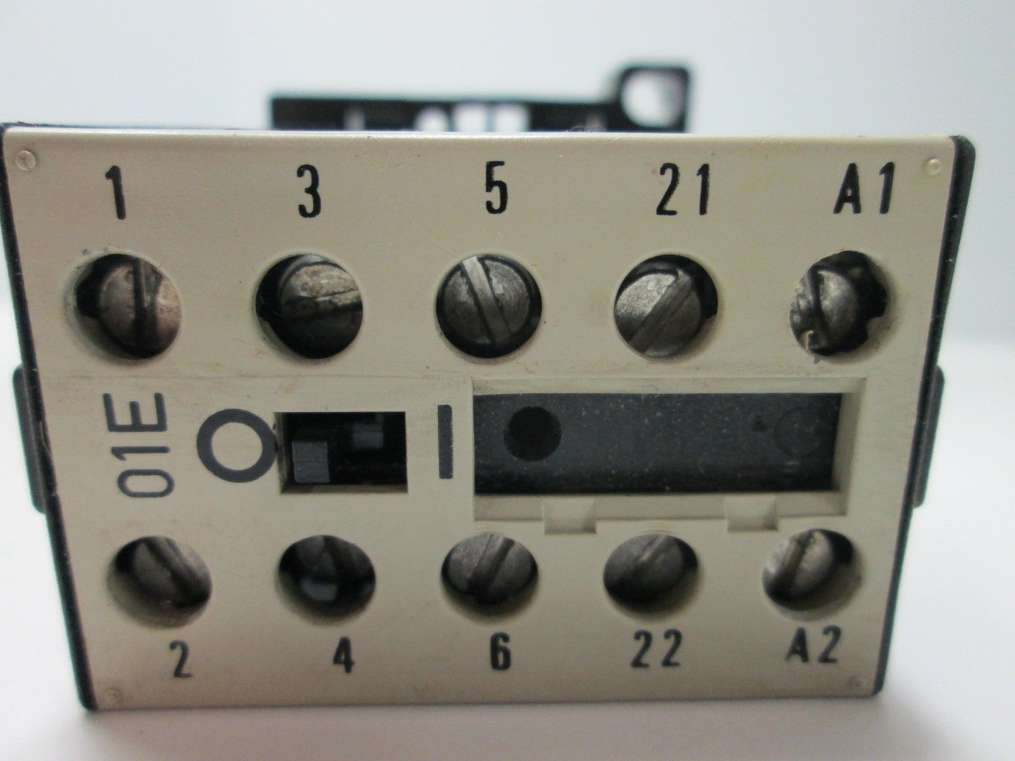 Used Siemens 3TJ5001-0BB4 Contactor, 4-Pole, Coil: 25VDC, Contacts: 3x N/O 1x N/C