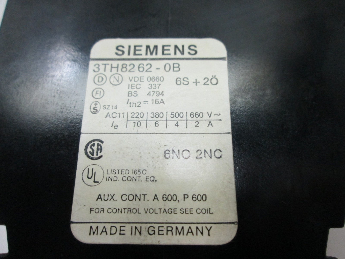 Used Siemens 3TH8262-0B Contactor, 4-Pole, Contacts: 6x N/O 2x N/C, Coil: 24VDC