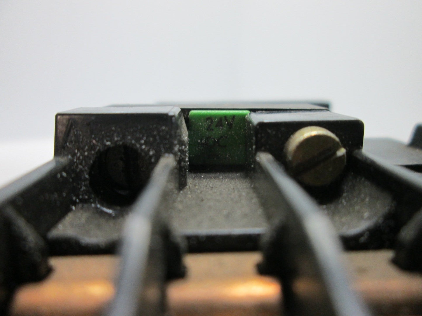 Used Siemens 3TH8394-0B Contactor, 5-Pole, Contacts: 5x N/O 5x N/C, Coil: 24VDC