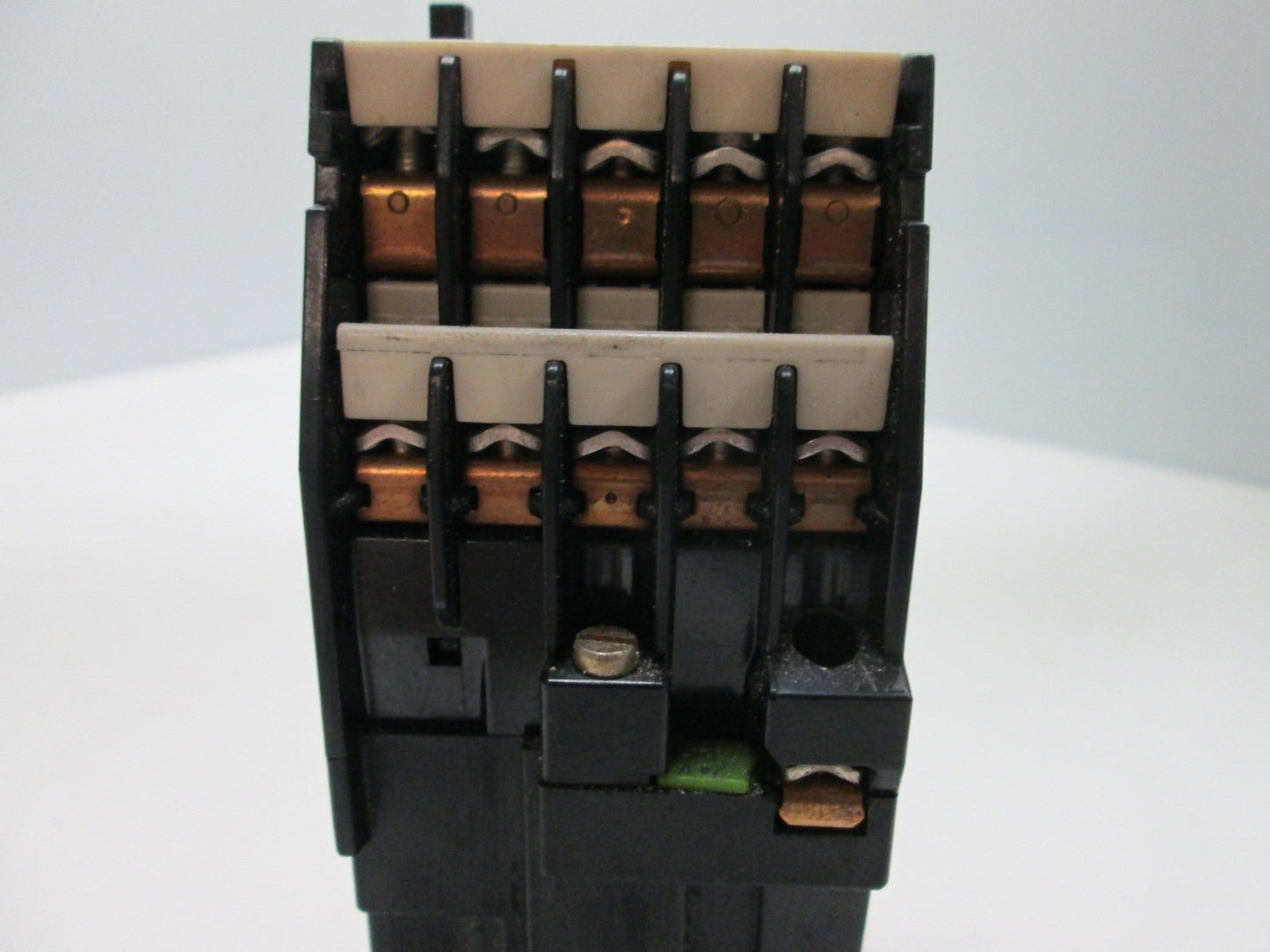 Used Siemens 3TH8394-0B Contactor, 5-Pole, Contacts: 5x N/O 5x N/C, Coil: 24VDC