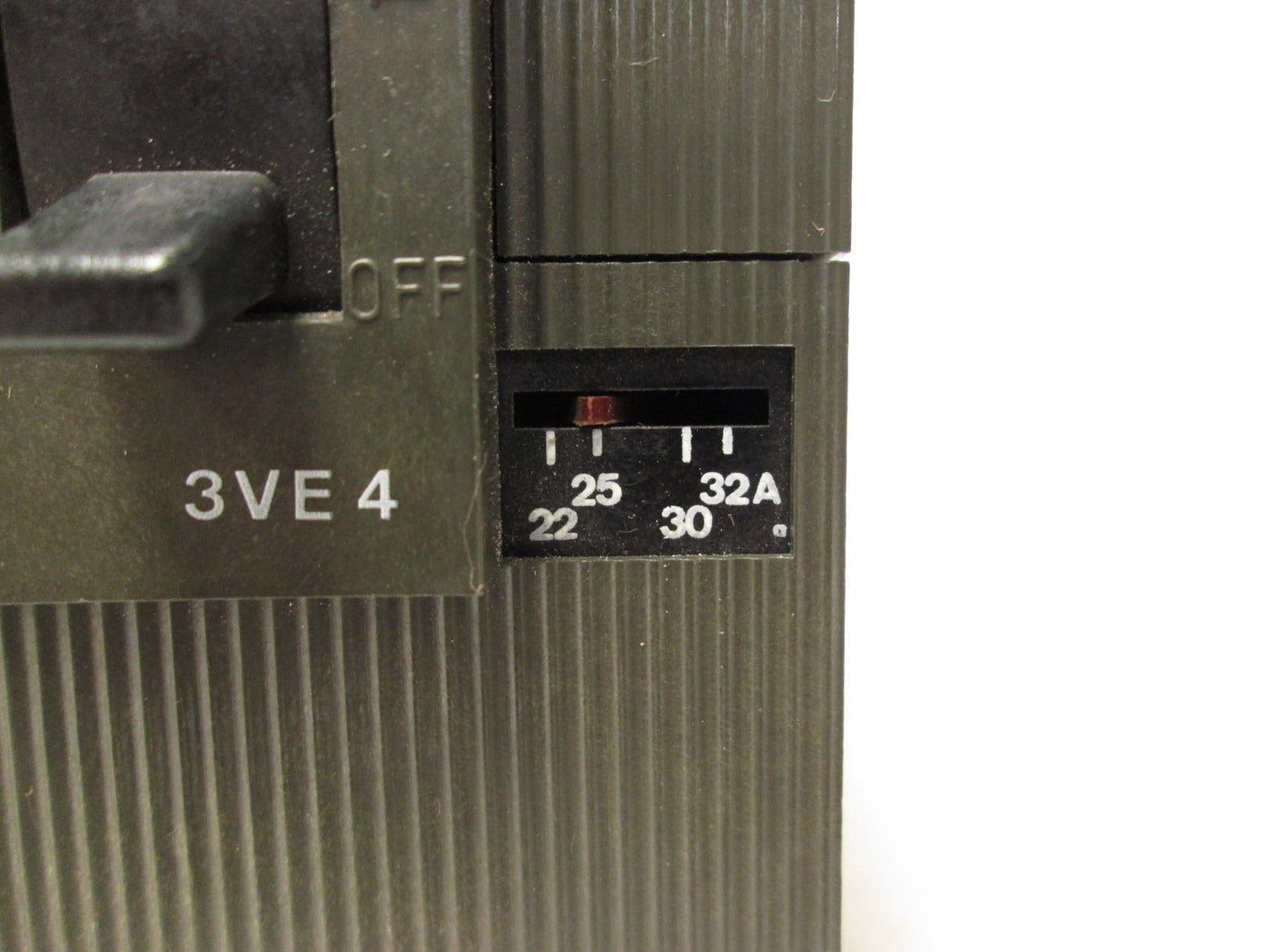 Used Siemens 3VE4-200-0CQ00 Circuit Breaker 690VAC 22-32A 3 Pole
