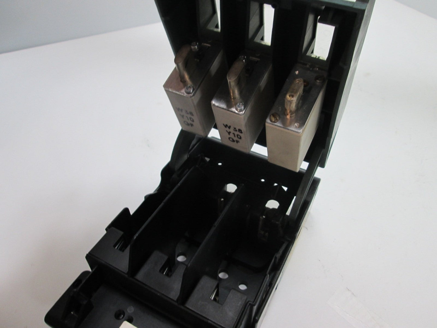 Used EFEN NH Fuse-Switch, 3-Pole, Rating: 660V, With 3x 16A Fuses
